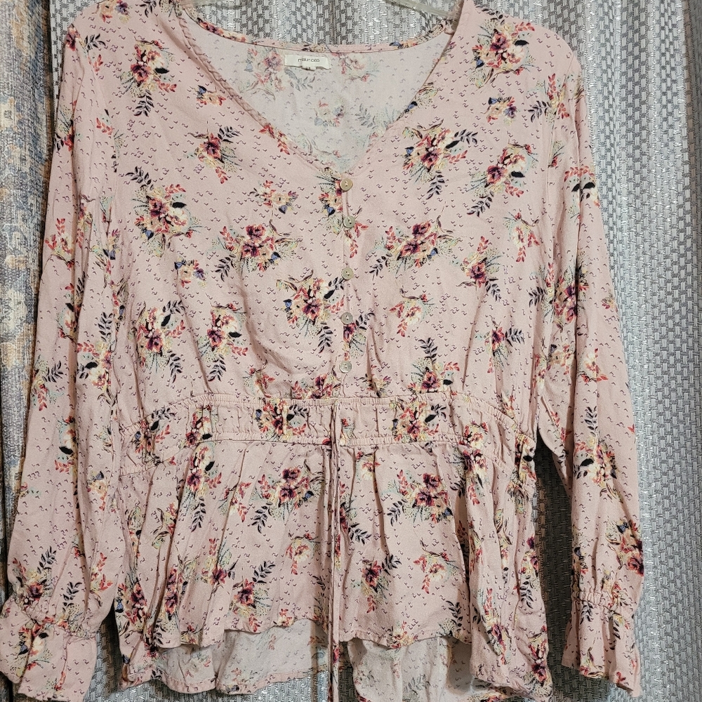 🌷Peplum blouse